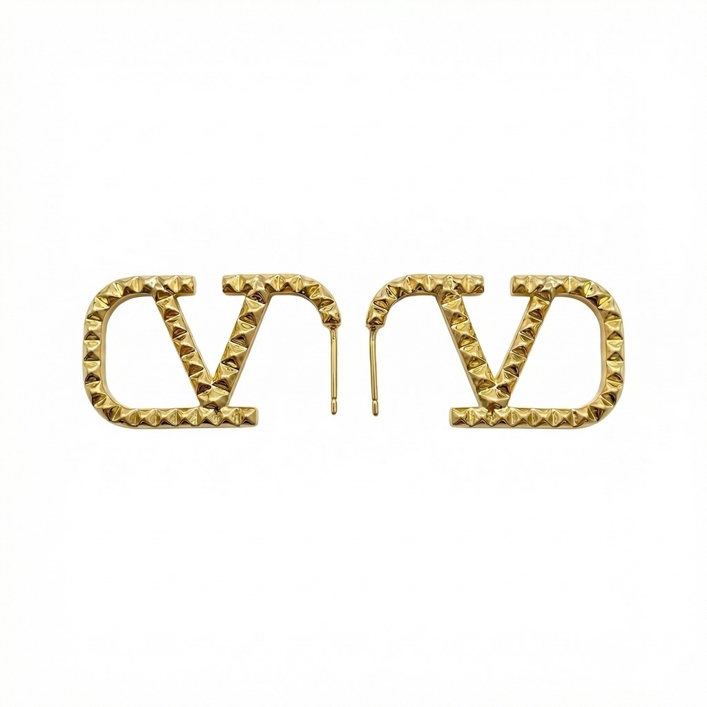 أقراط VLogo الذهبية بتصميم الروكستاد
