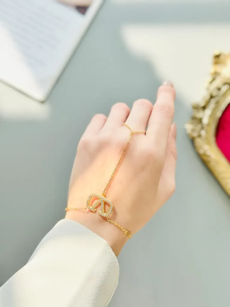 Valentino Hand Chain