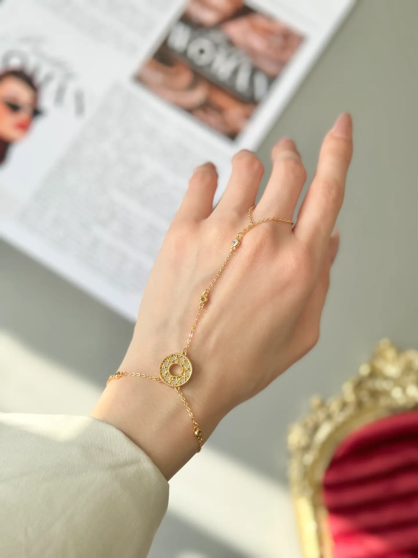 Rose Des Vents Dior Hand Chain