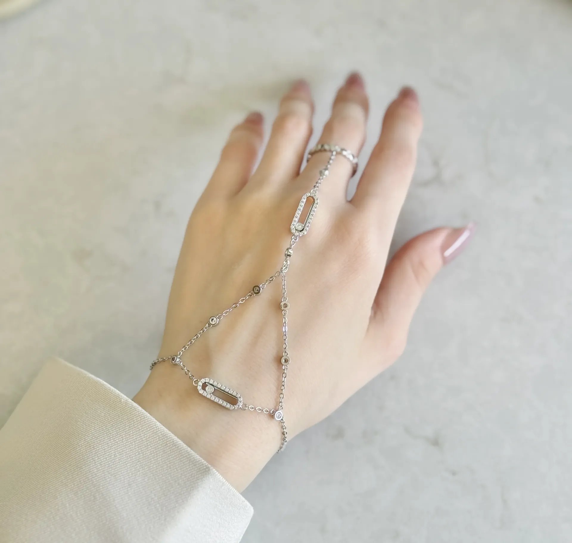 Sparkling Link Hand Chain