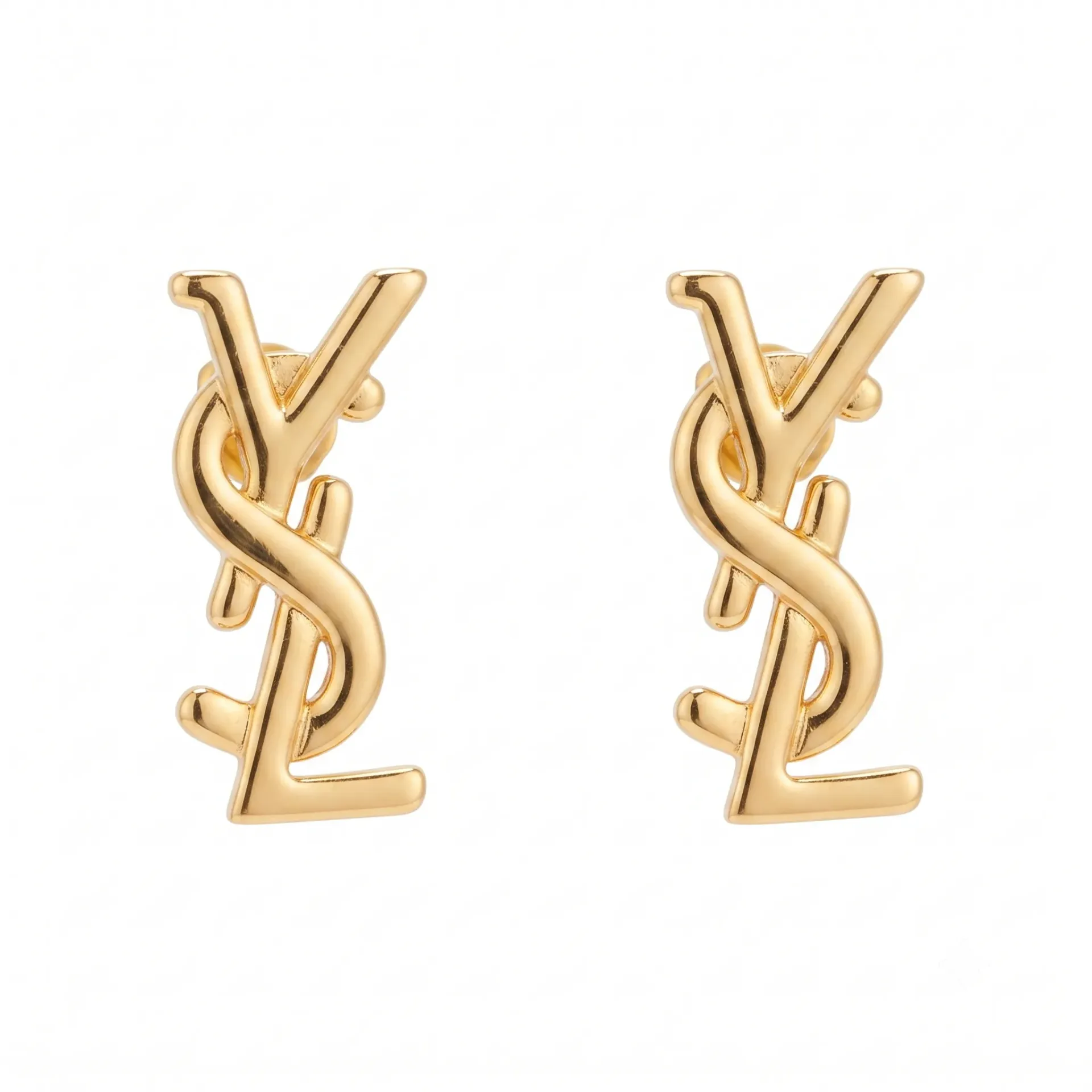 أقراط صغيرة سان لوران كاساندرا بشعار YSL