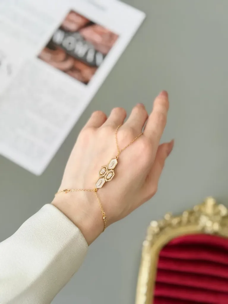 Chaumet Honeycomb Pavé Hand Chain