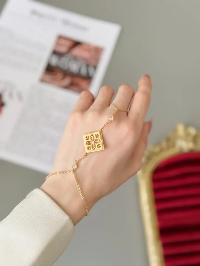 Tory Burch Arabesque Hand Chain