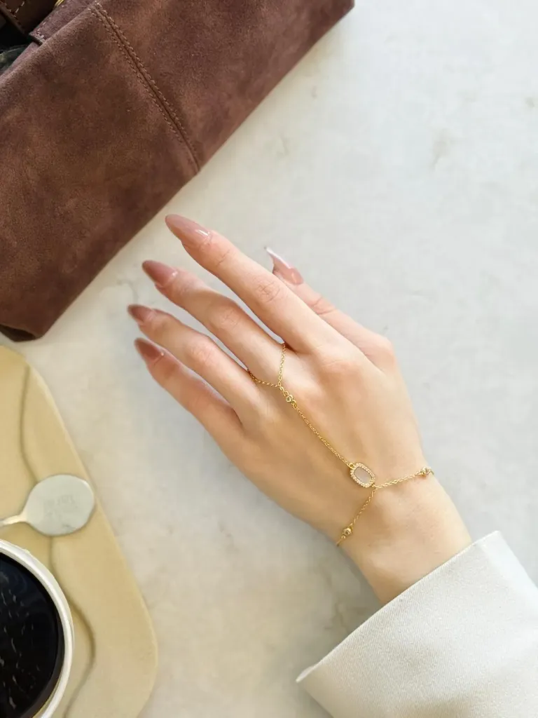 Boucheron Mother of Pearl Hand Chain